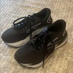 Brooks Glycerin Black Athletic Sneakers